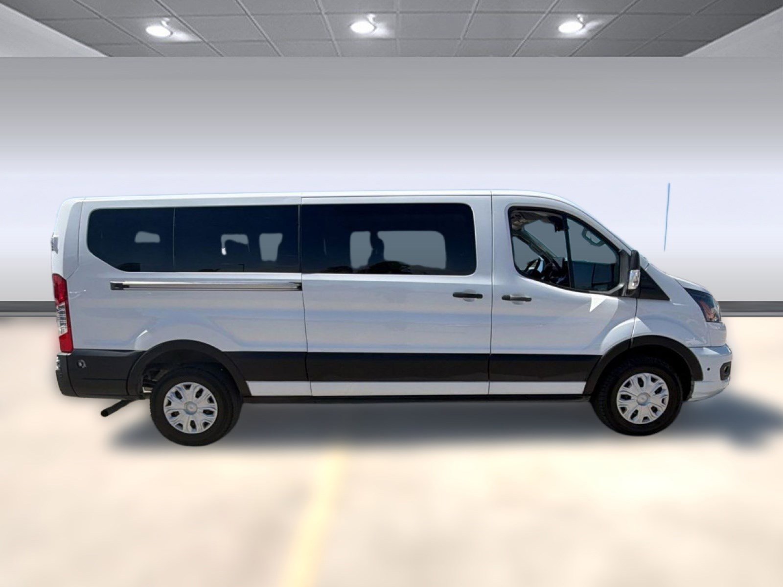 Used 2024 Ford Transit 350 XLT image 7