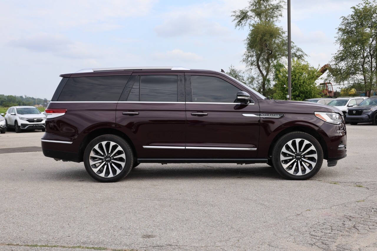 Used 2023 Lincoln Navigator Reserve AWD/4WD image 7