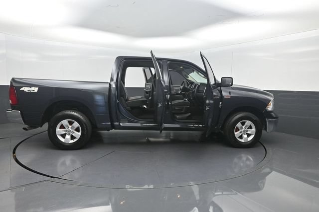 Used 2021 RAM 1500 Classic SLT AWD/4WD image 34