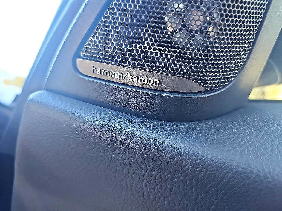 Used 2018 BMW 330i xDrive Sedan image 17