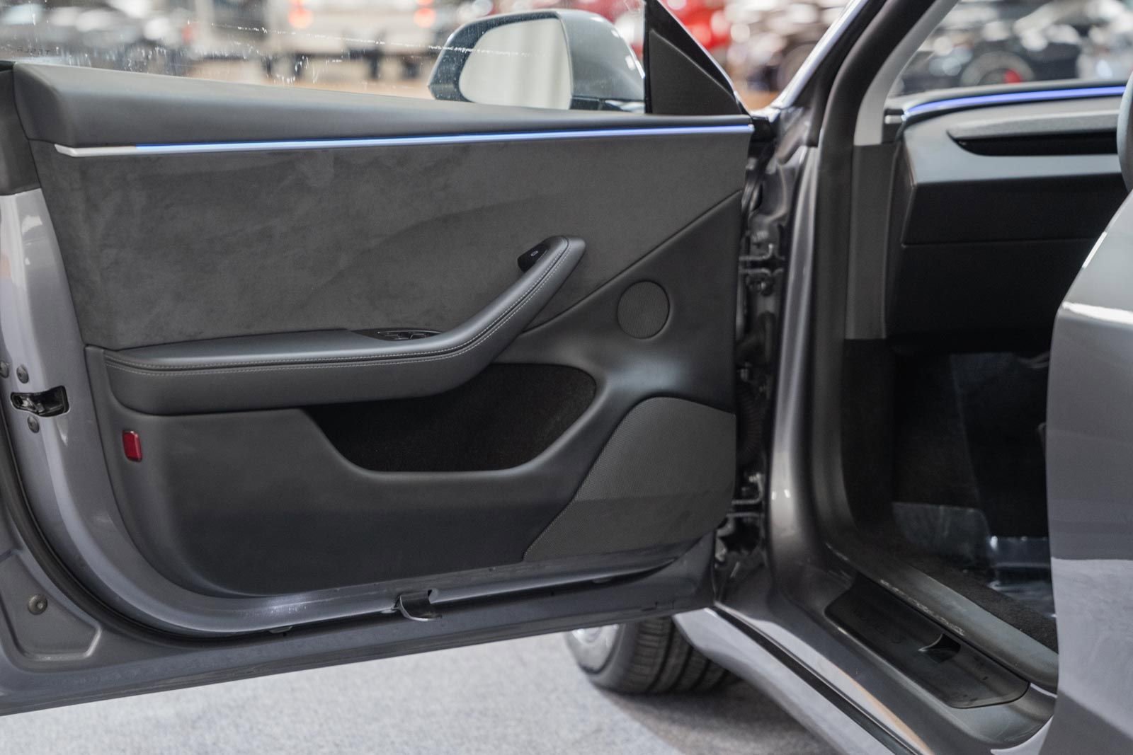 Used 2025 Tesla Model 3 Long Range image 38