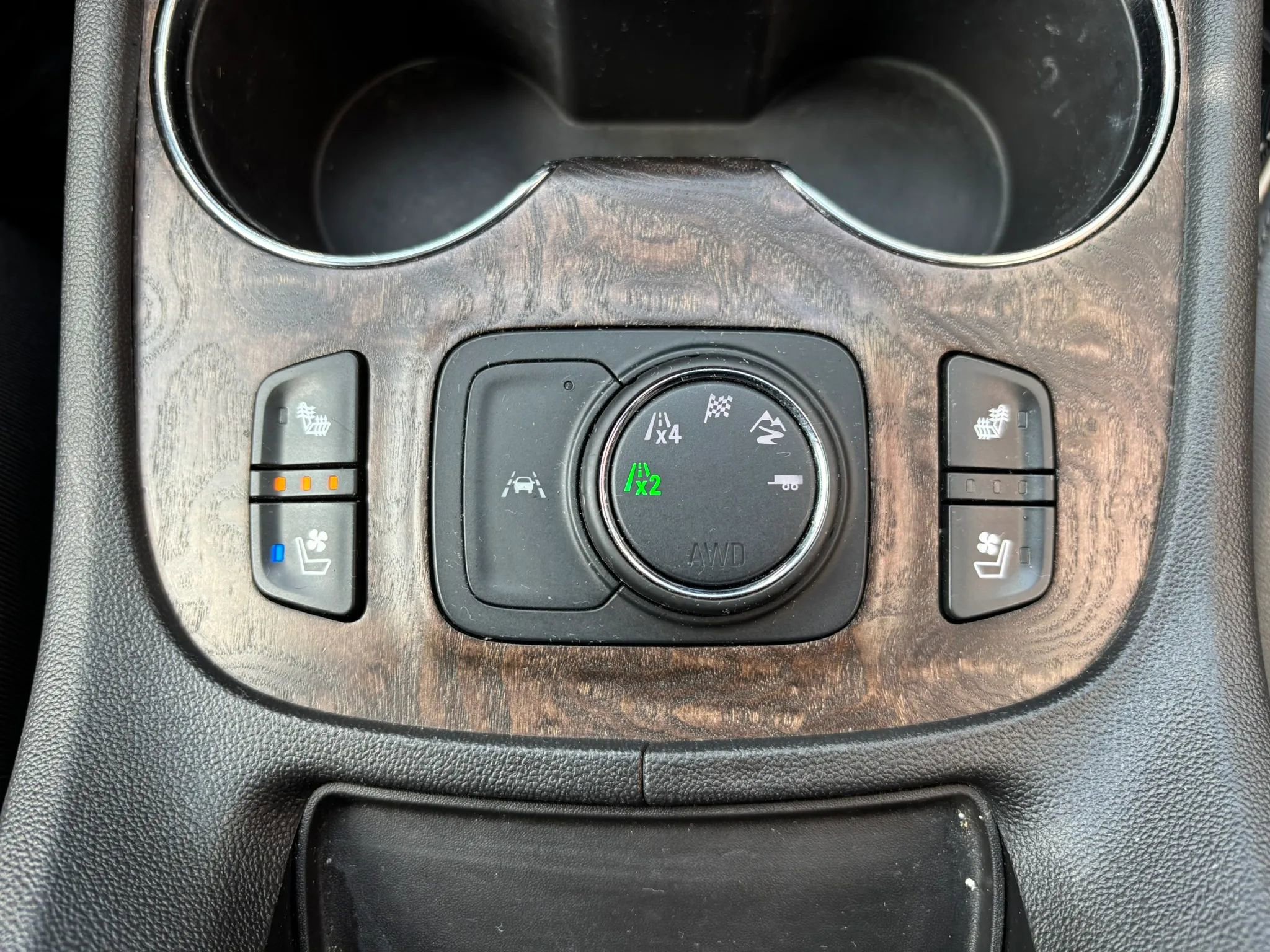 Used 2020 GMC Acadia Denali w/ Denali Ultimate Package AWD/4WD image 22