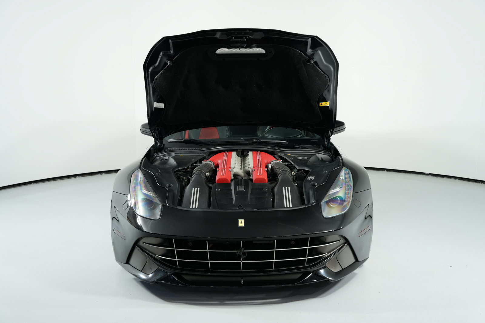 Used 2014 Ferrari F12 Berlinetta RWD image 3