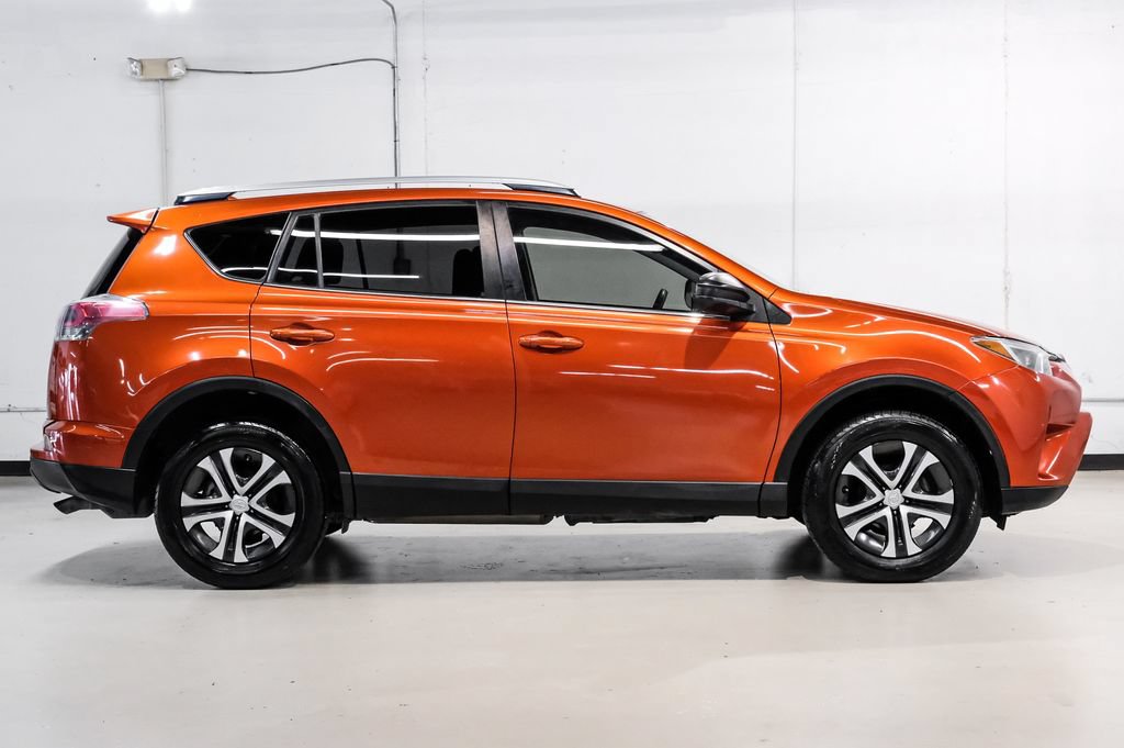 Used 2016 Toyota RAV4 LE FWD image 9