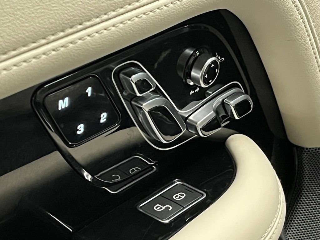 Used 2018 Land Rover Range Rover HSE AWD/4WD image 18
