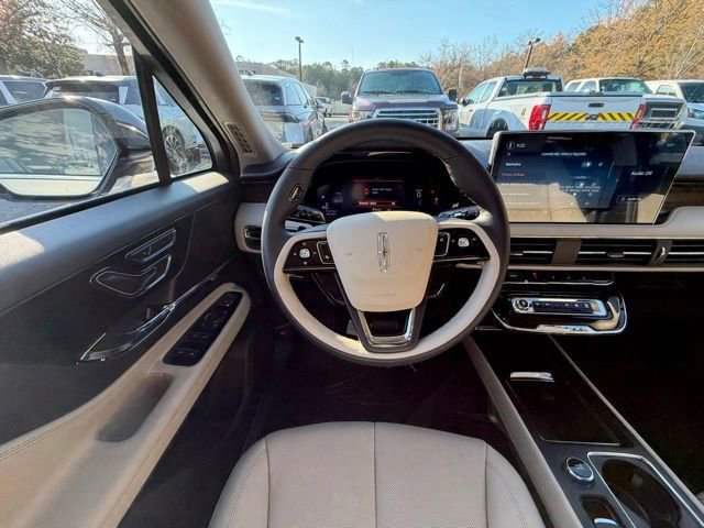 New 2026 Lincoln Corsair Reserve image 9