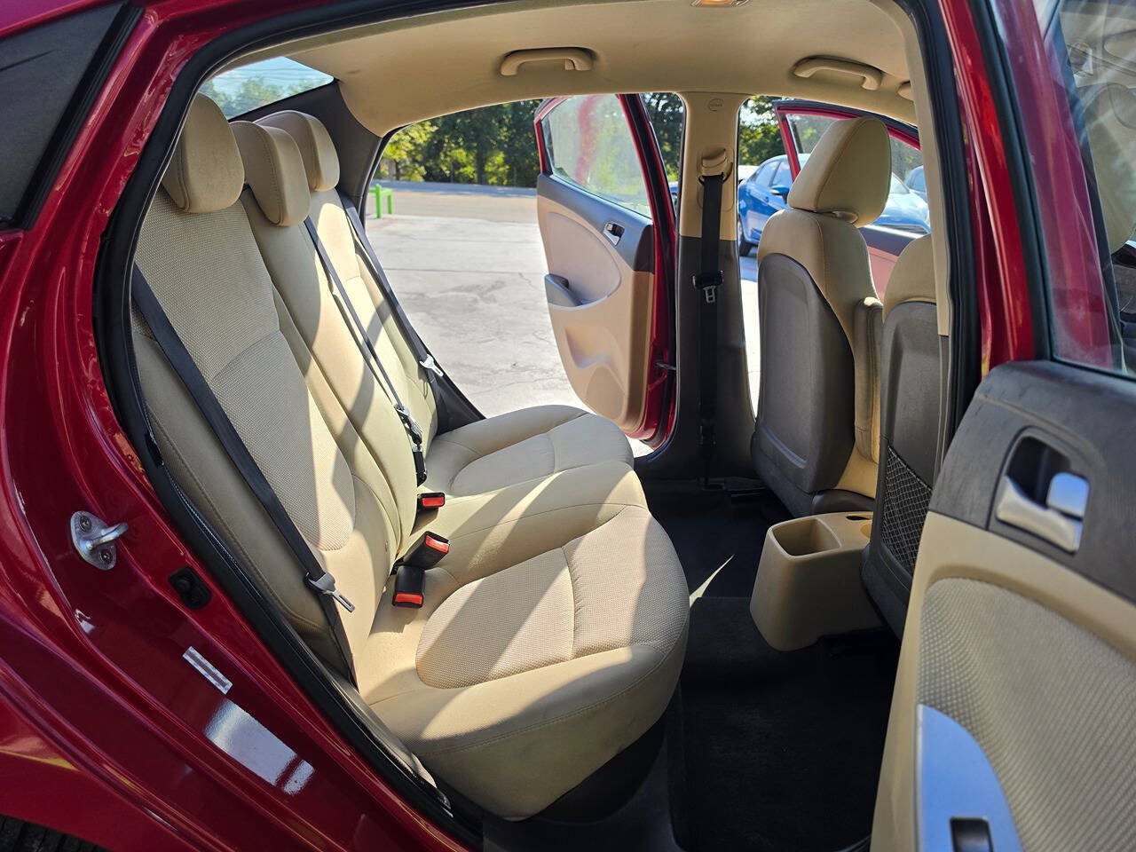 Used 2014 Hyundai Accent GLS FWD image 27