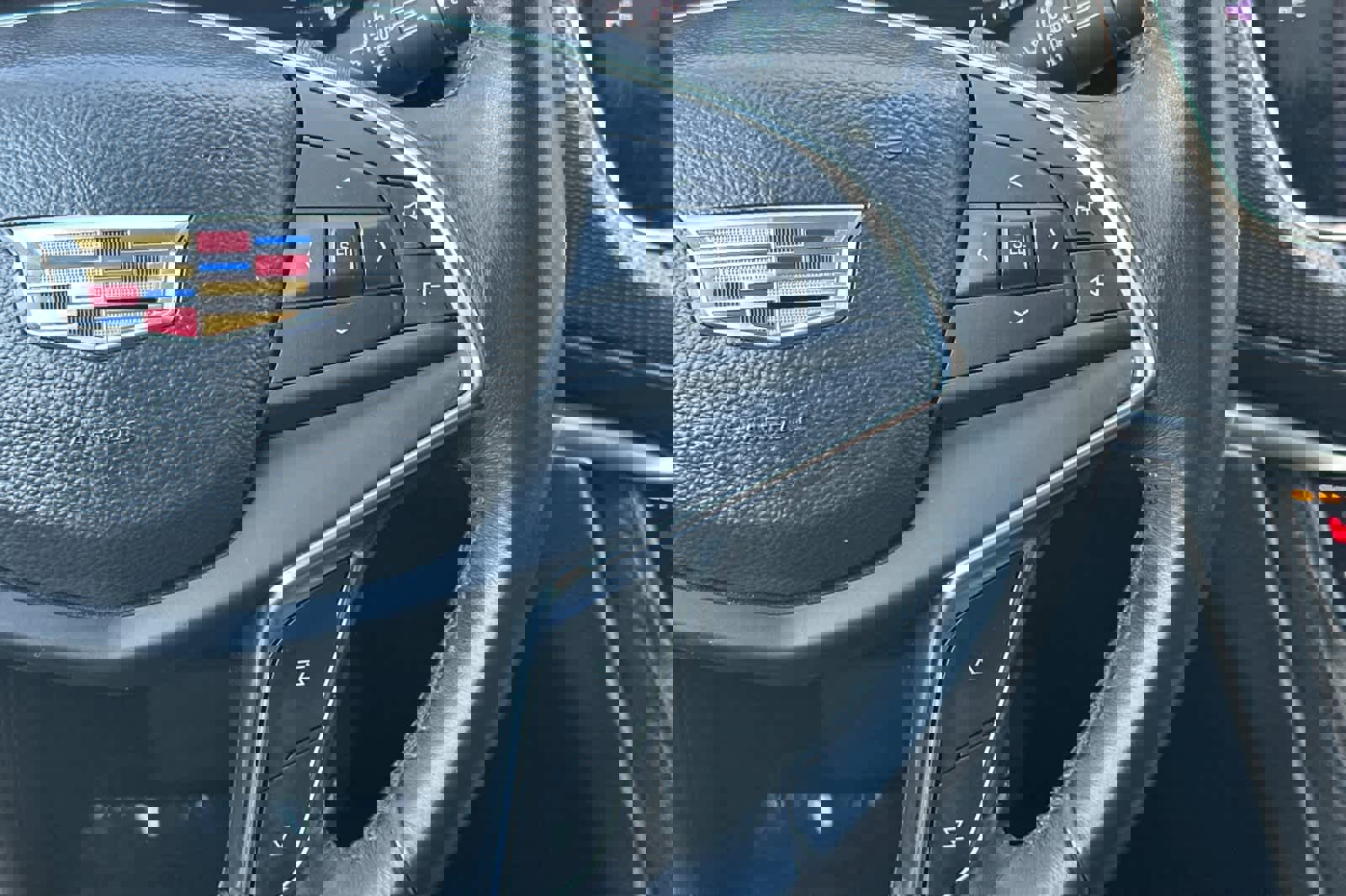 Used 2017 Cadillac XT5 Premium Luxury w/ Driver Assist Package image 27