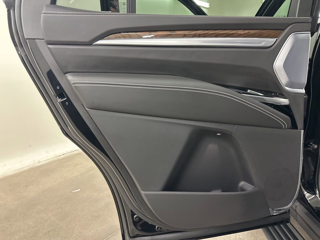 New 2026 Cadillac Escalade Platinum Sport image 31