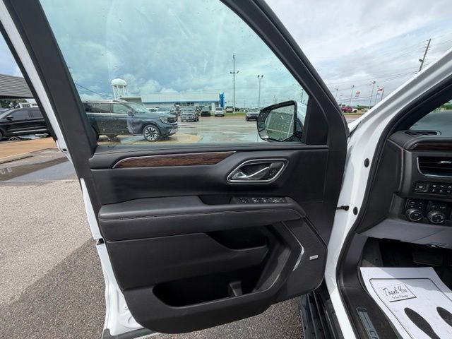 Used 2023 Chevrolet Tahoe Premier w/ Advanced Technology Package AWD/4WD image 16