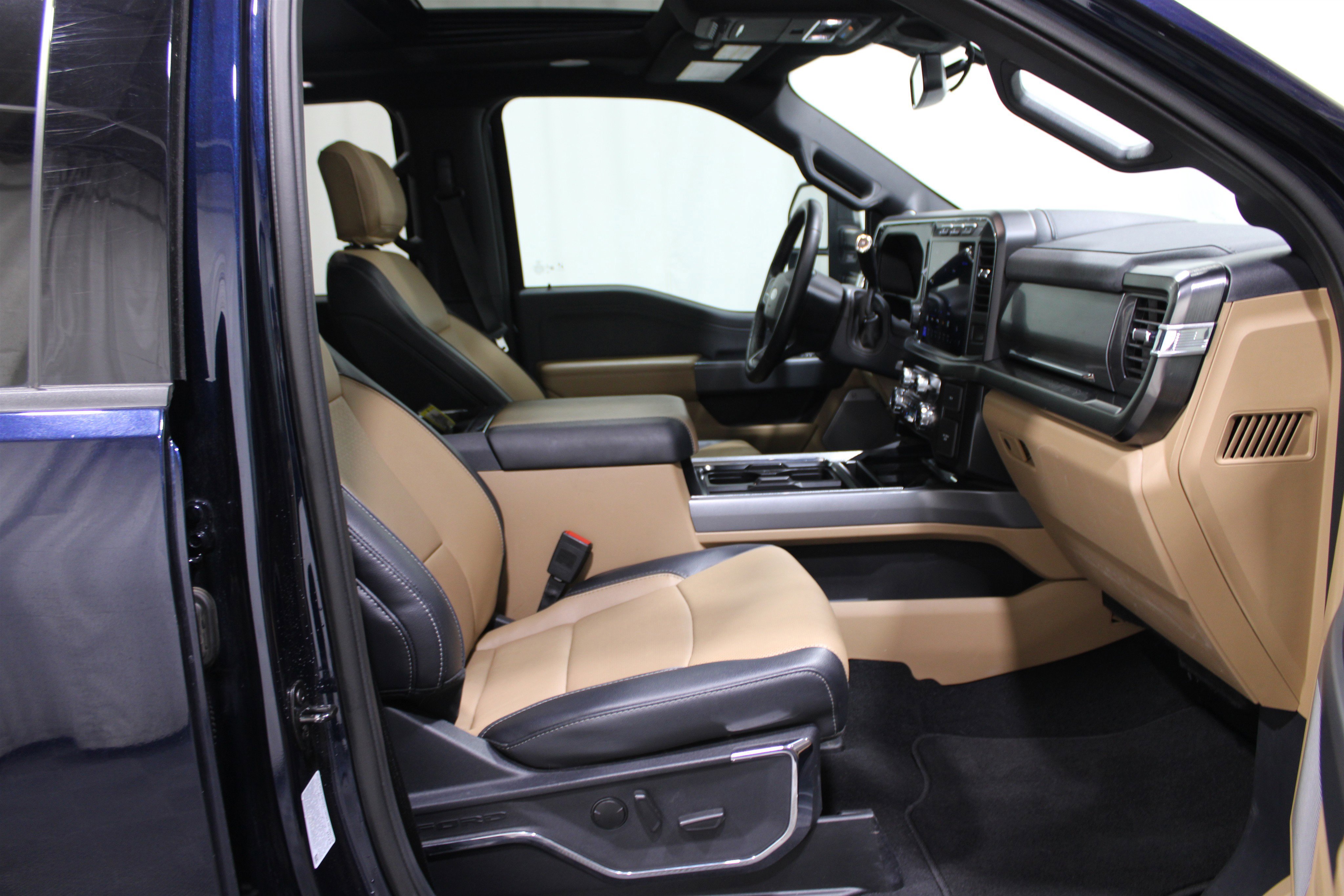 Used 2023 Ford F250 Lariat w/ Lariat Ultimate Package image 25