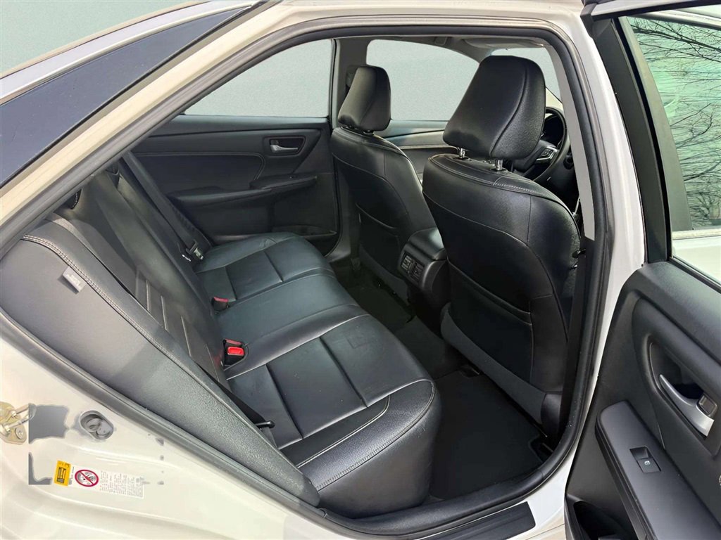 Used 2016 Toyota Camry XLE w/ Moonroof Package FWD image 21