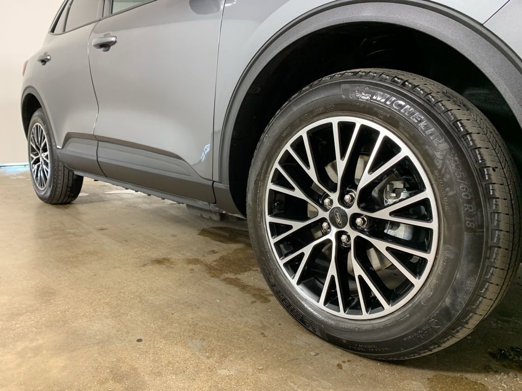 Used 2023 Ford Escape SE image 6