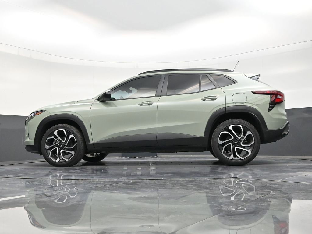 Used 2024 Chevrolet Trax RS w/ Sunroof Package FWD image 21