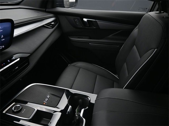 Used 2025 Buick Enclave Preferred image 13