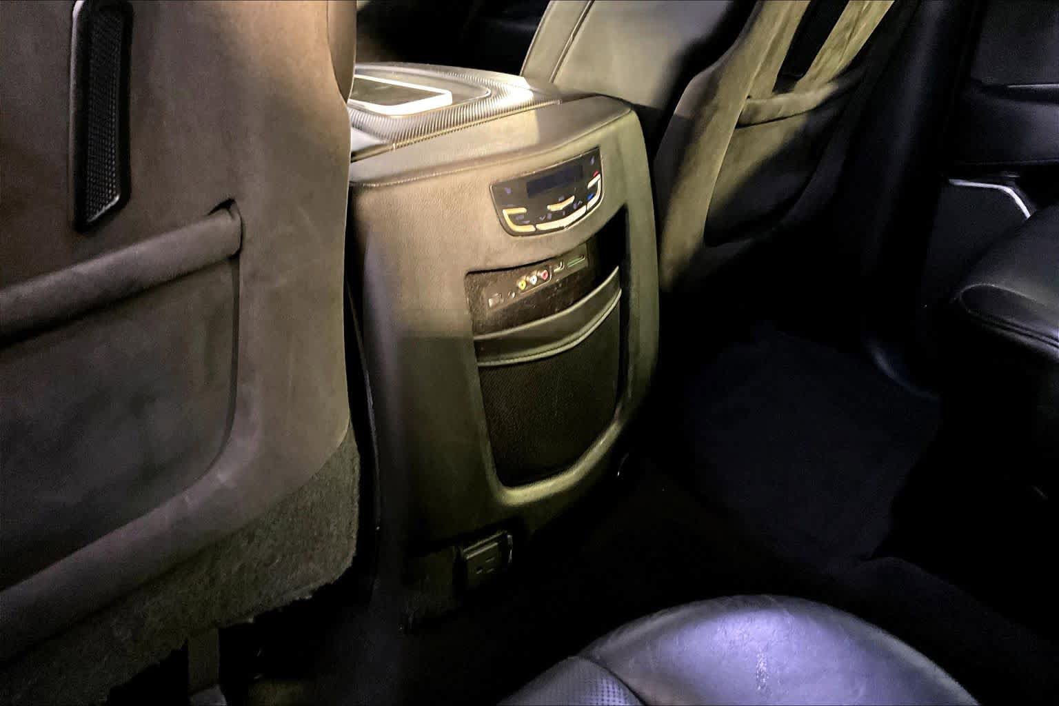 Used 2015 Cadillac Escalade Platinum AWD/4WD image 35