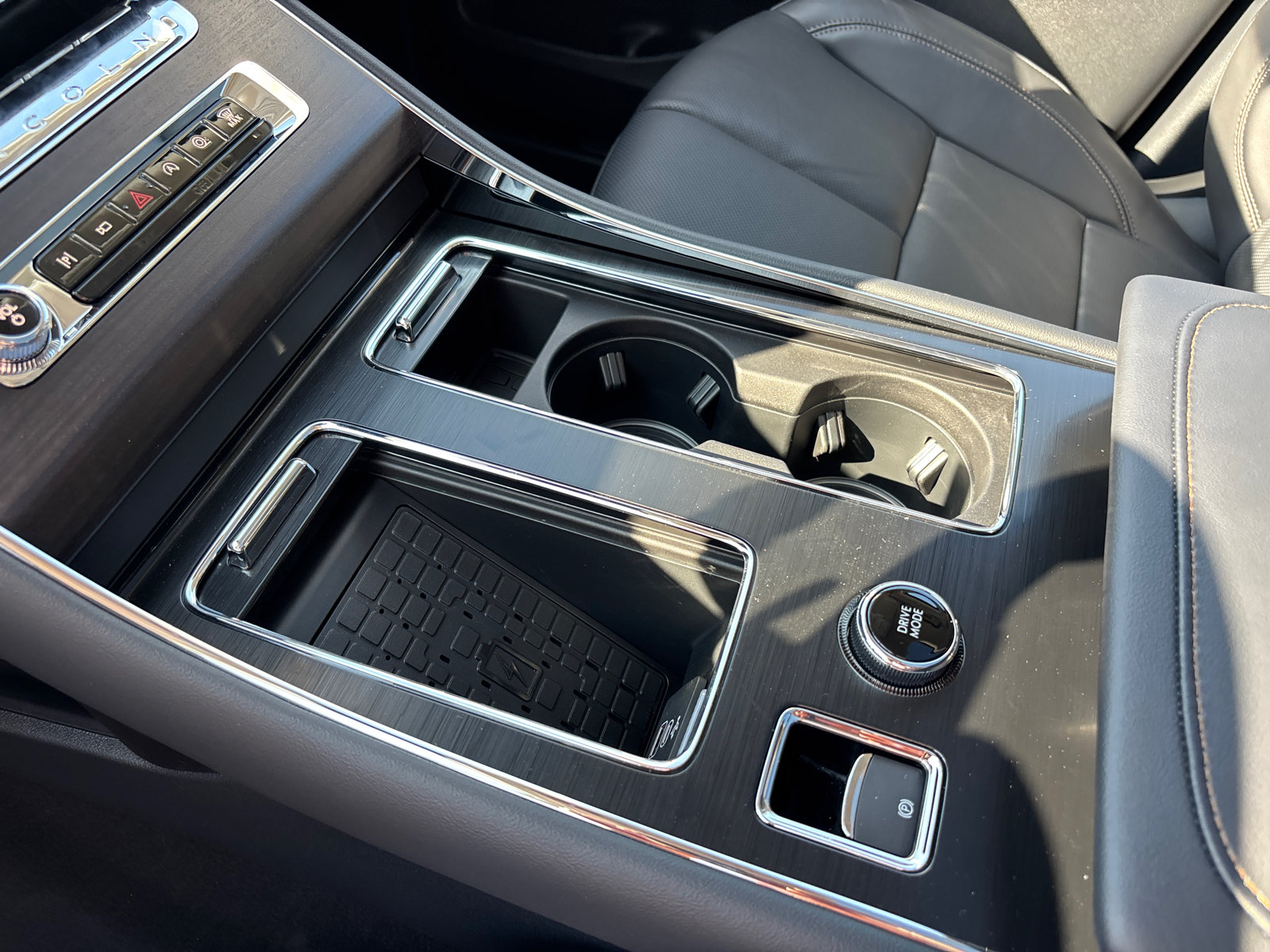 New 2026 Lincoln Aviator Reserve w/ Jet Appearance Package AWD/4WD image 23