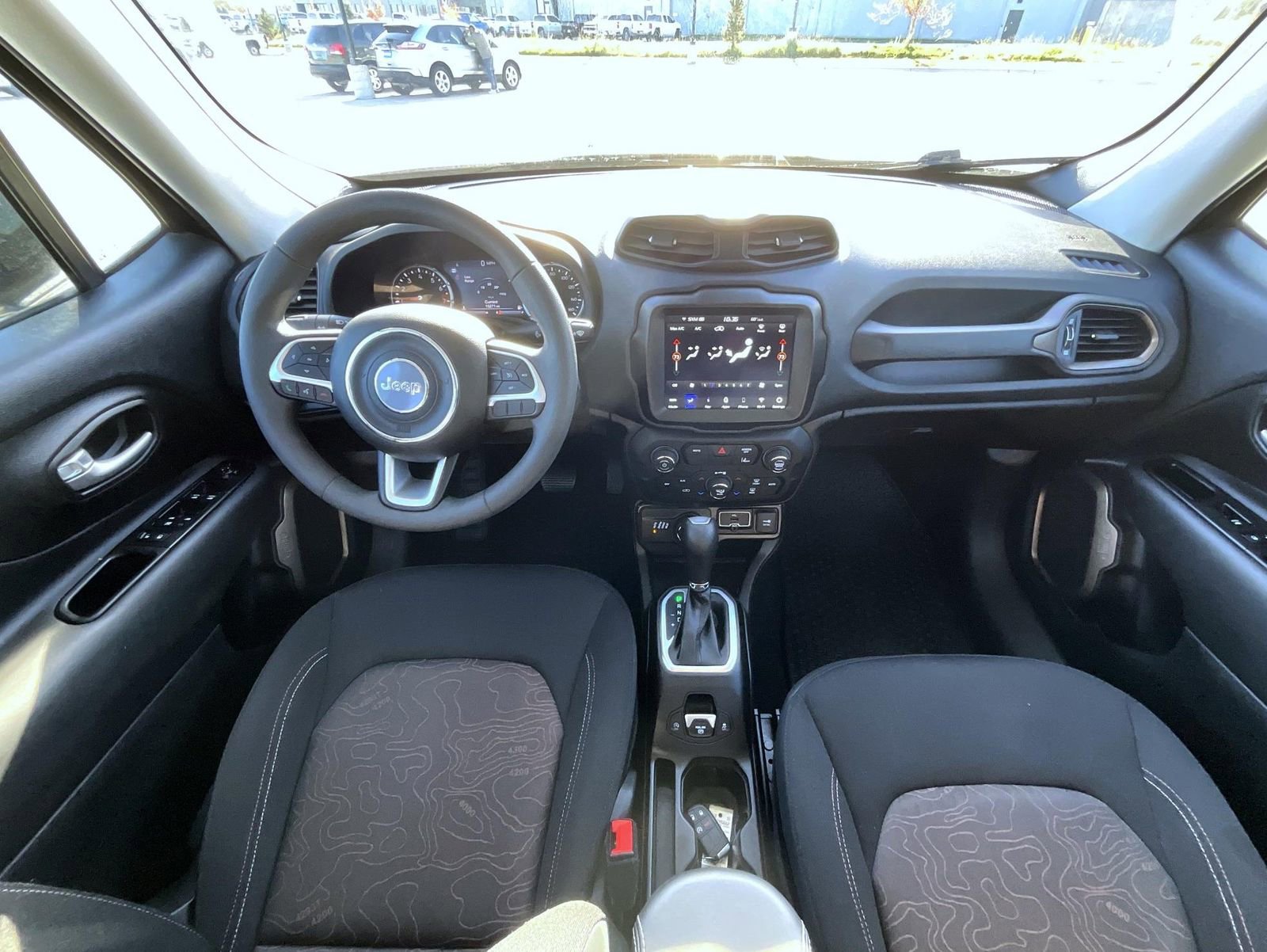 Used 2023 Jeep Renegade Latitude image 15
