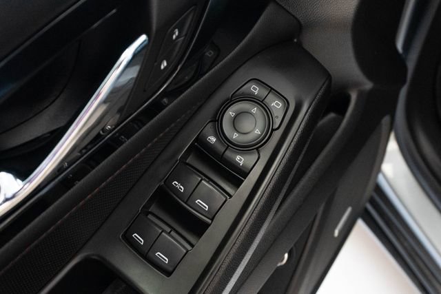 Used 2023 Chevrolet Traverse RS image 18