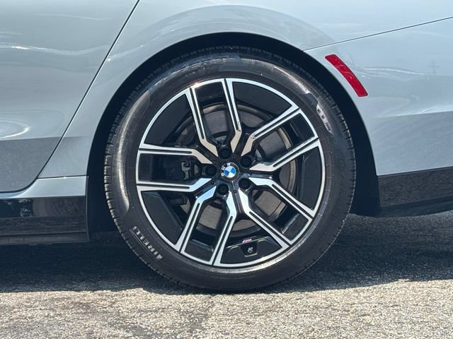 Used 2024 BMW i7 xDrive60 AWD/4WD image 4