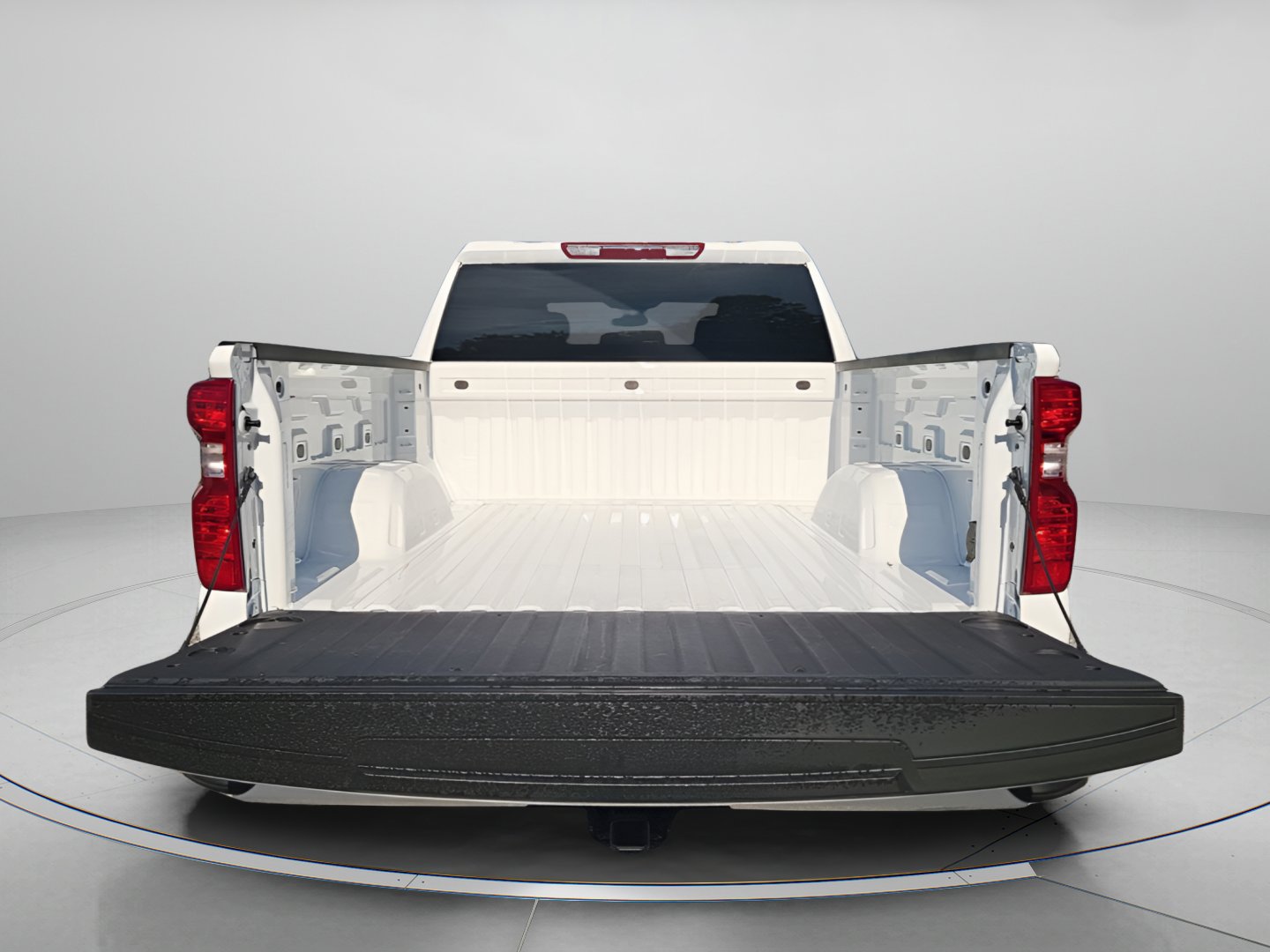Used 2025 Chevrolet Silverado 1500 Custom image 3