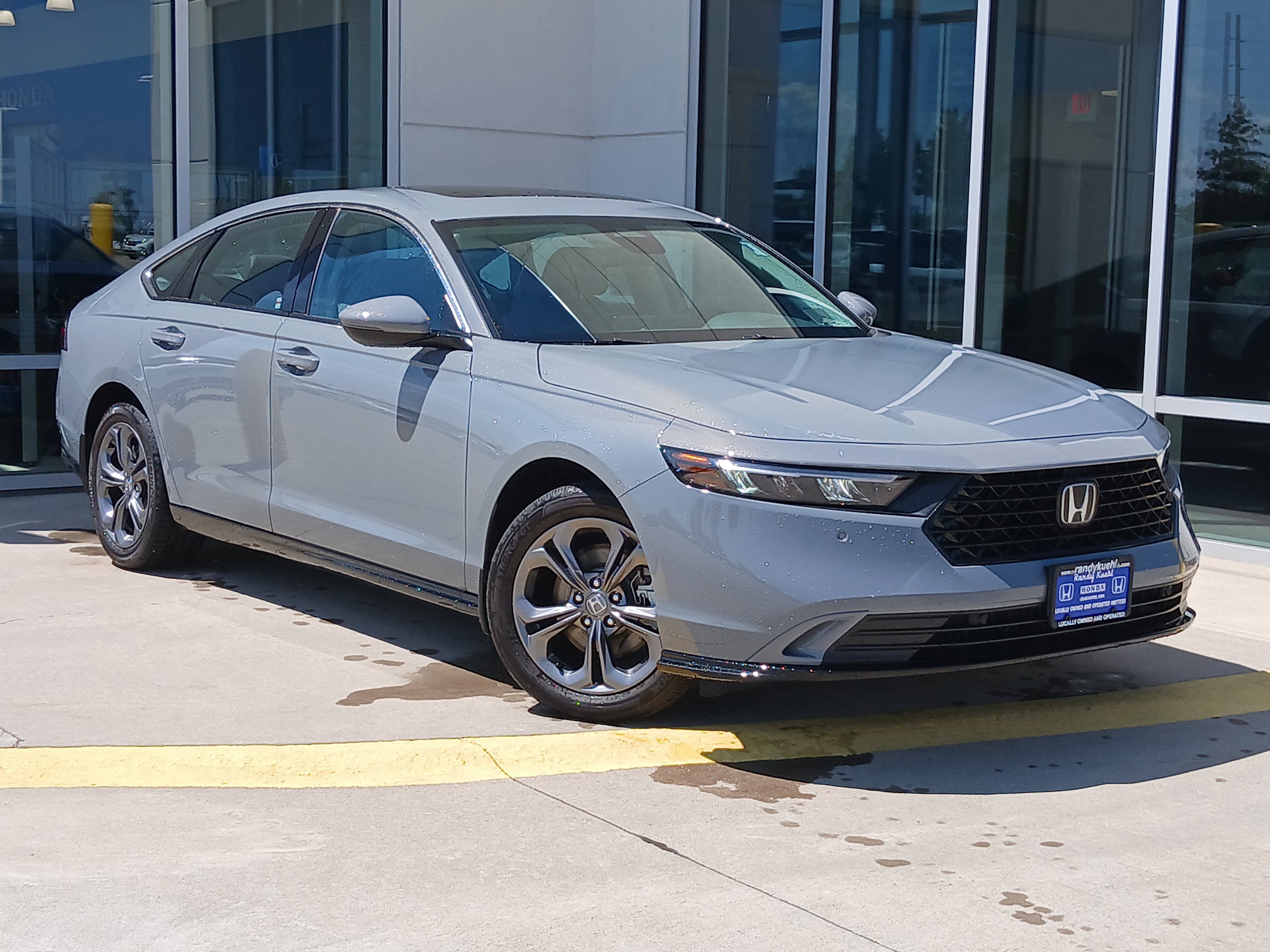 Used 2025 Honda Accord EX-L image 3