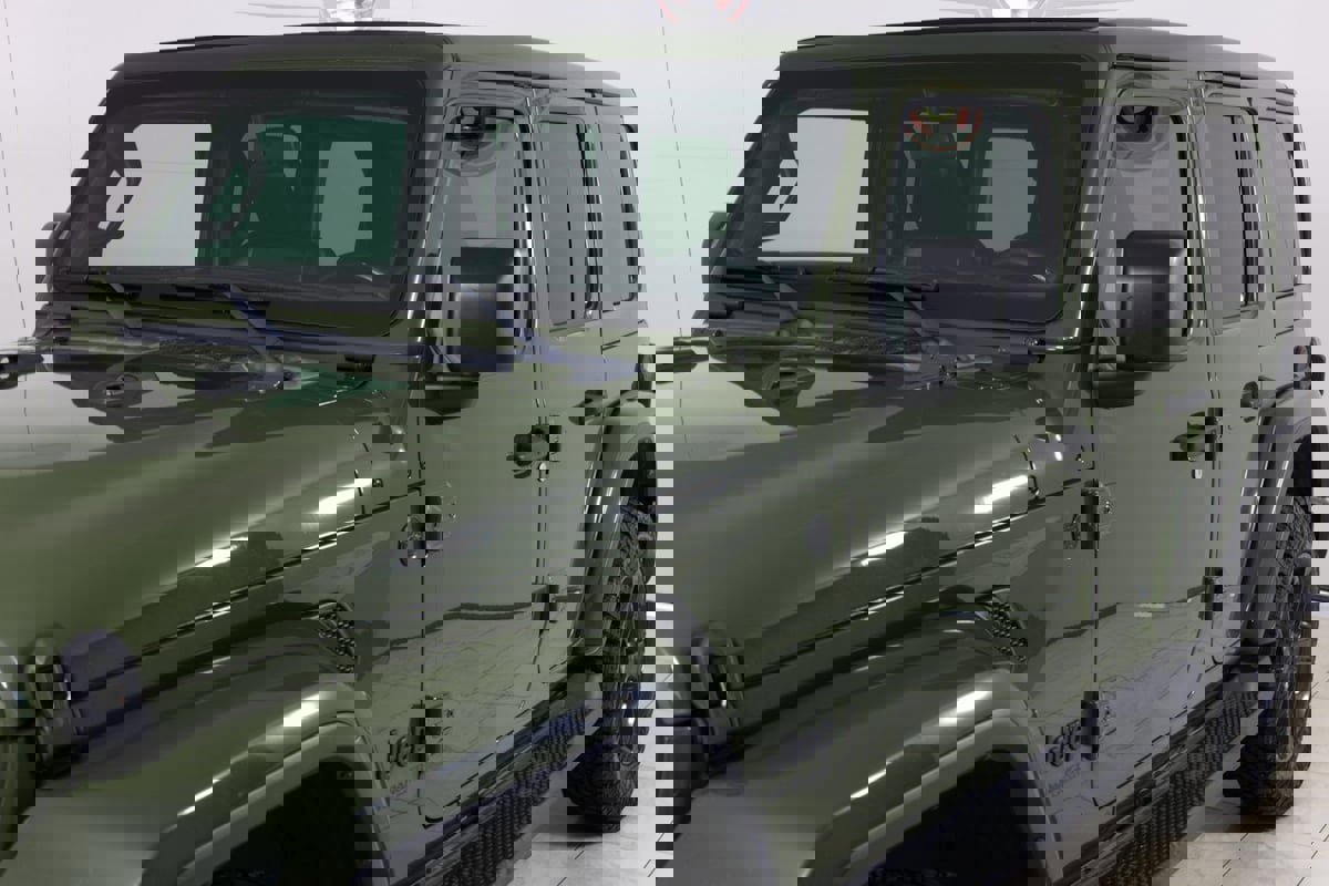 Used 2021 Jeep Wrangler Unlimited Sahara image 45