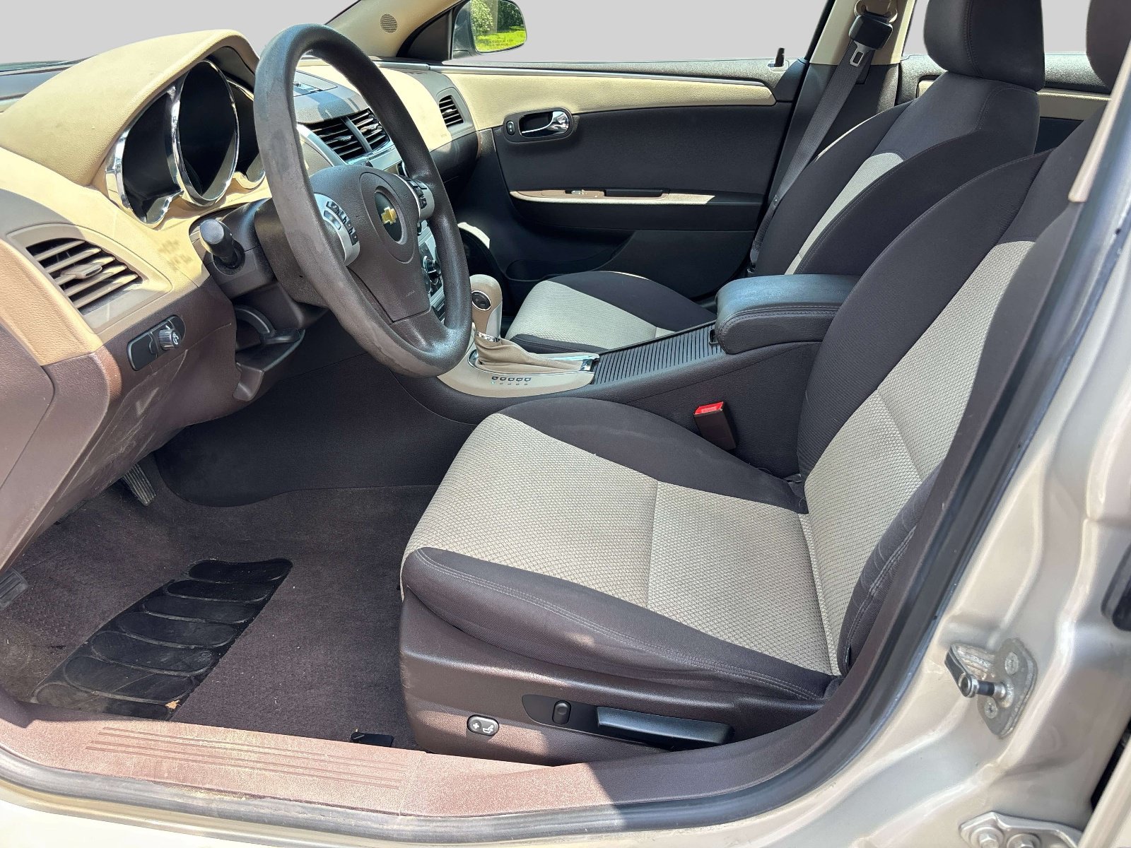 Used 2011 Chevrolet Malibu LS FWD image 6
