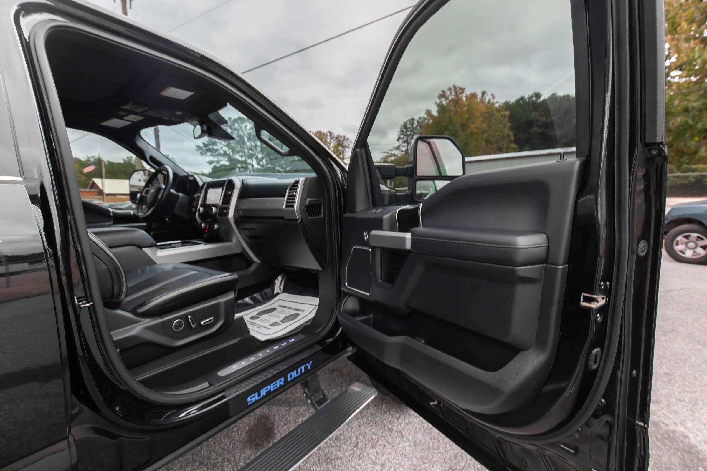 Used 2019 Ford F250 Platinum w/ Platinum Ultimate Package image 26
