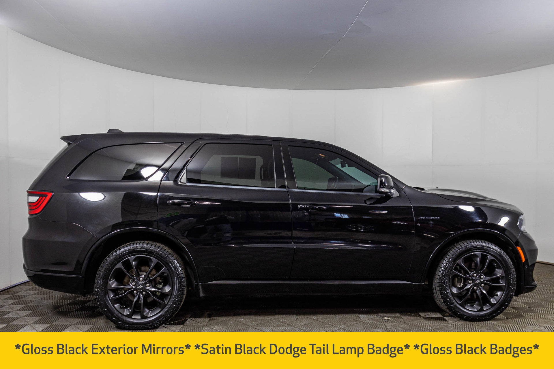 Used 2021 Dodge Durango R/T w/ Blacktop Package AWD/4WD image 18