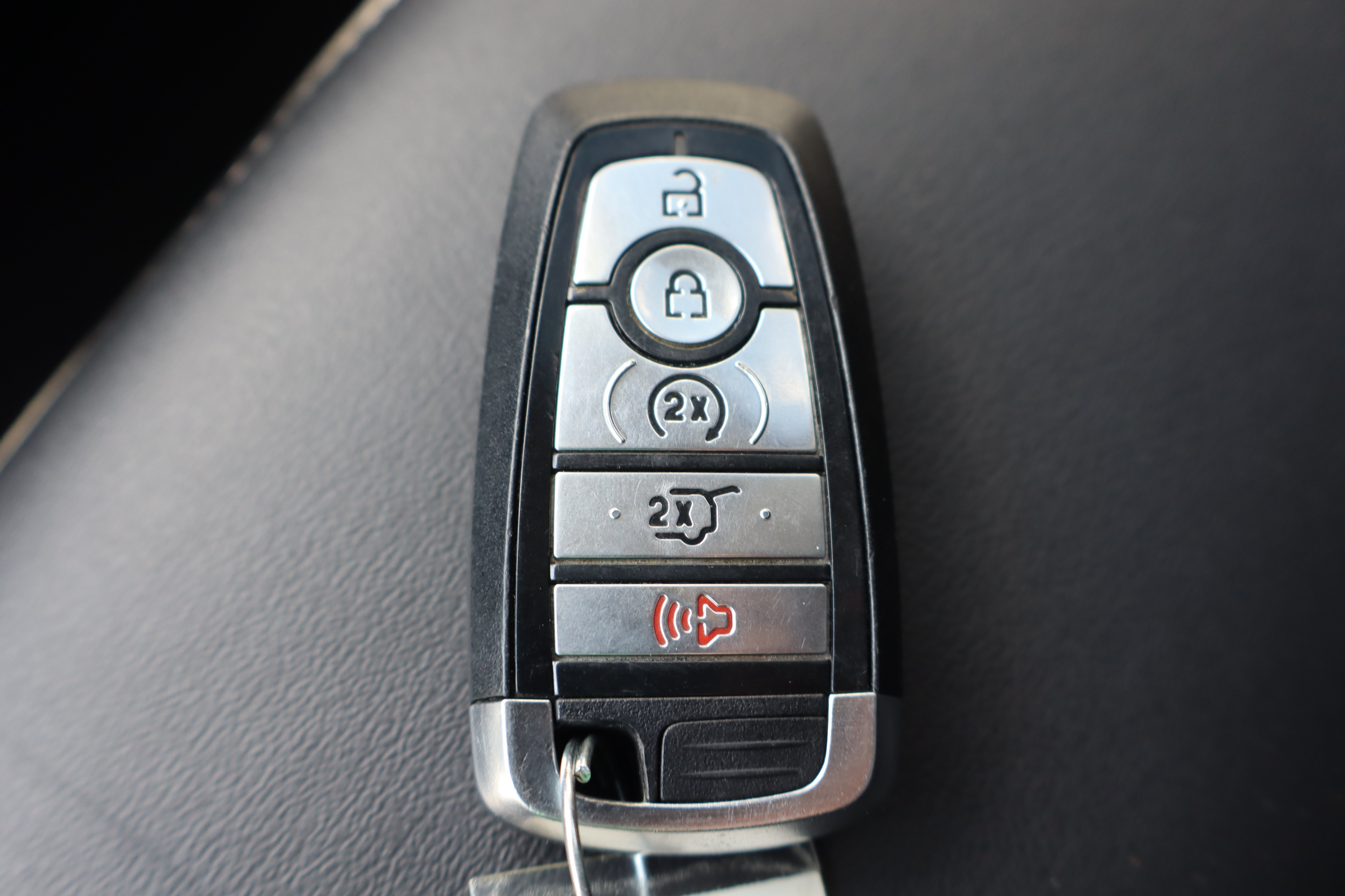 Used 2023 Ford Explorer XLT w/ Equipment Group 202A AWD/4WD image 35
