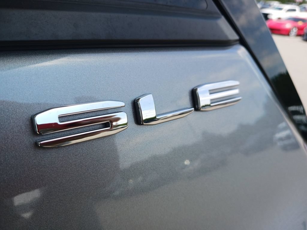 Used 2024 GMC Terrain SLE AWD/4WD image 30