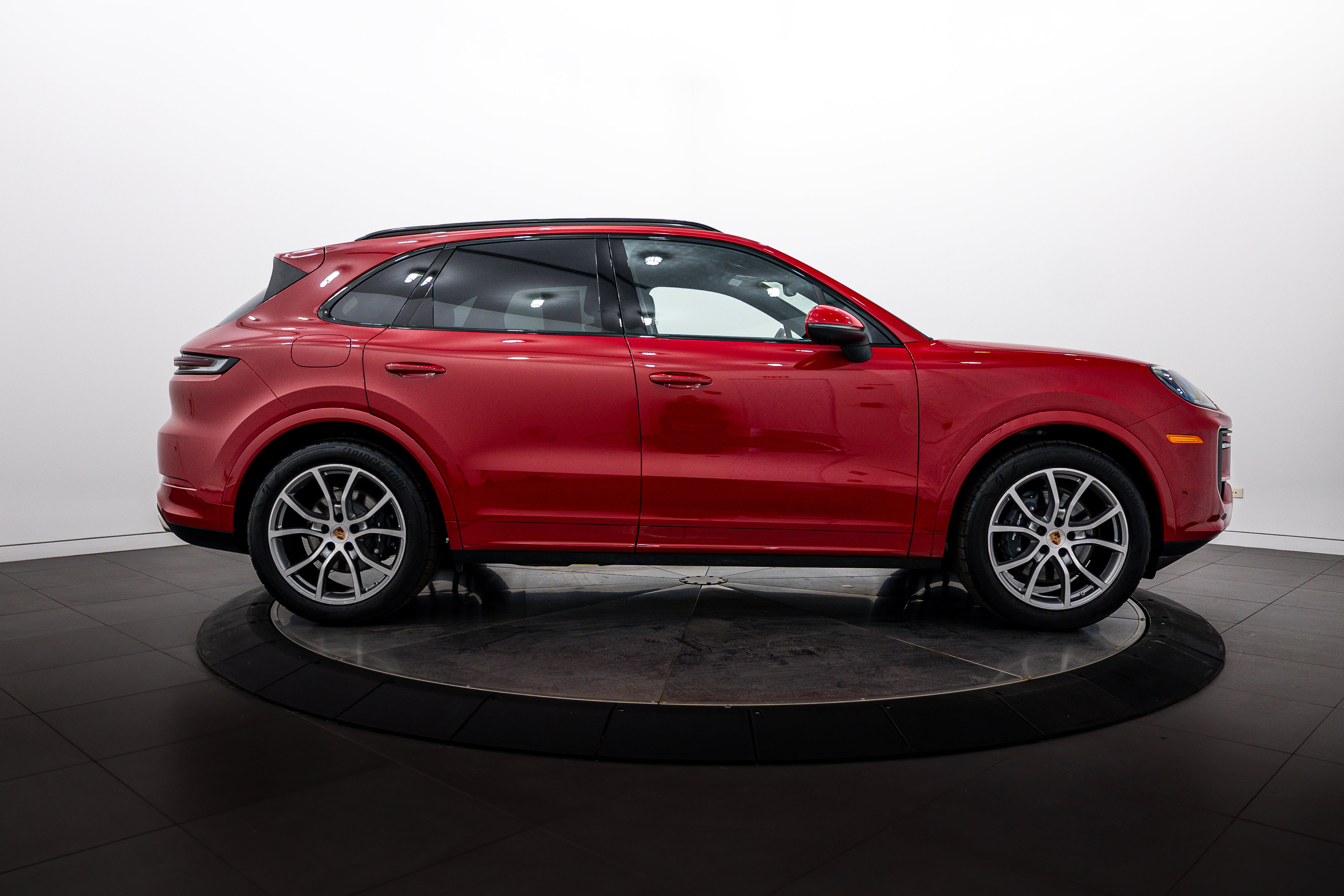 Certified 2026 Porsche Cayenne AWD/4WD image 8