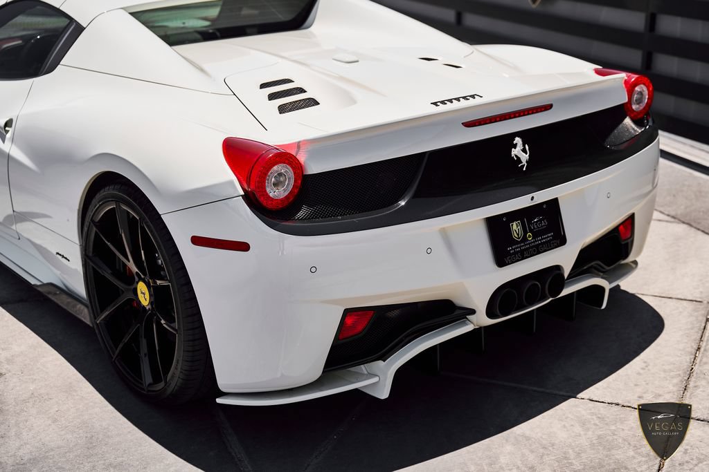 Used 2014 Ferrari 458 Spider RWD image 11