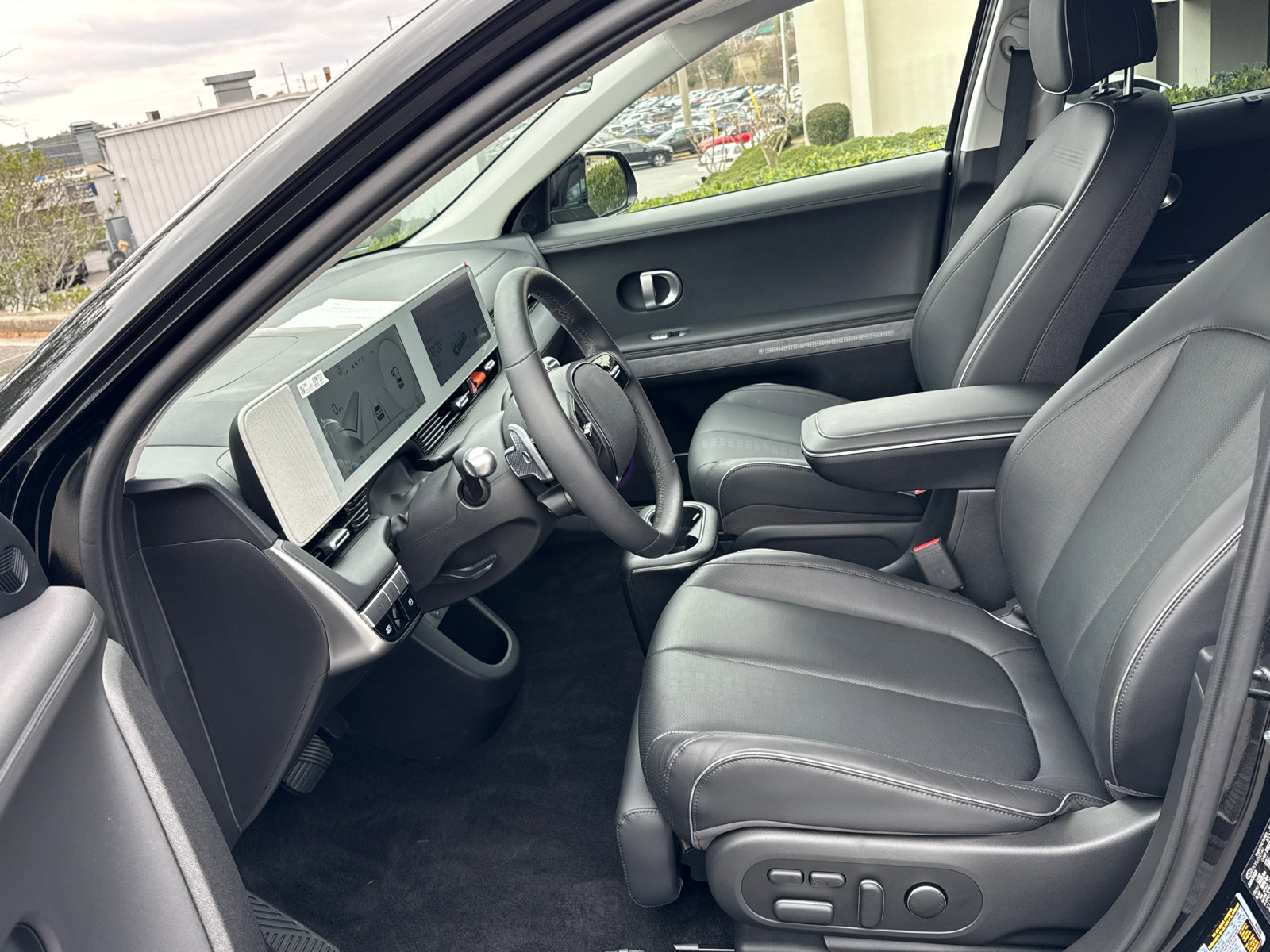 Certified 2023 Hyundai Ioniq 5 Limited w/ Cargo Package image 9