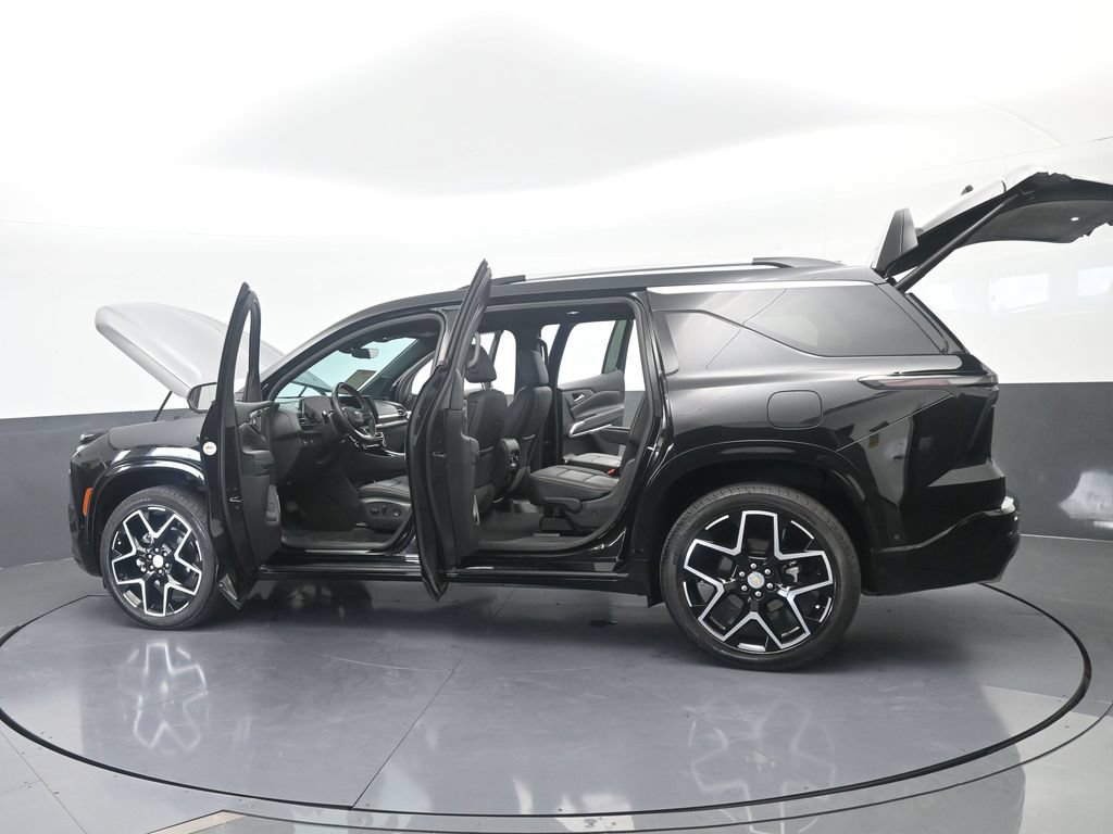 Used 2025 Chevrolet Traverse High Country FWD image 94