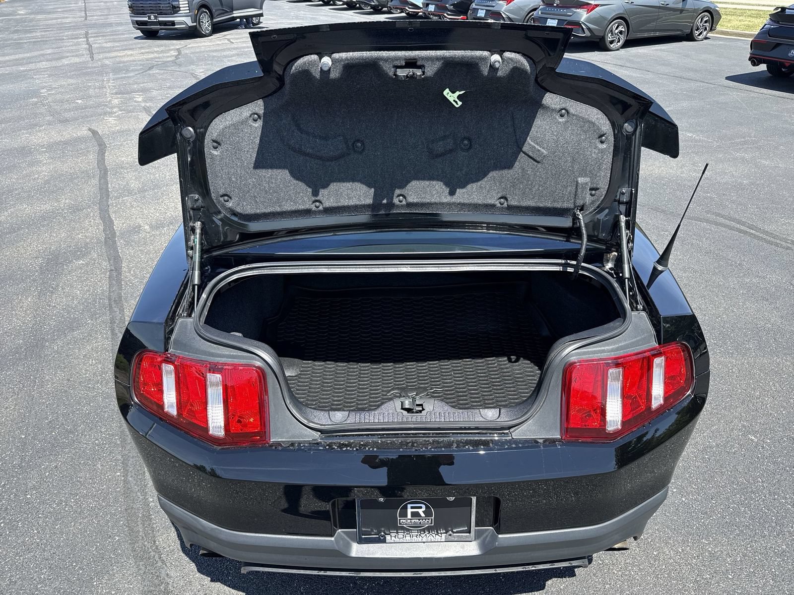 Used 2011 Ford Mustang Shelby GT500 w/ SVT Performance Pkg RWD image 23