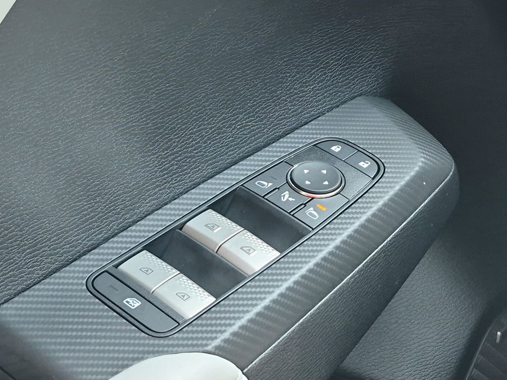 Used 2025 Mitsubishi Outlander SEL FWD image 18