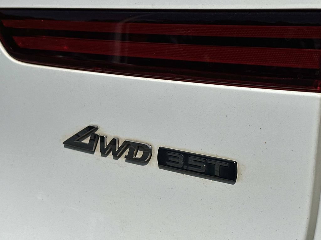 Used 2022 Genesis GV70 3.5T Sport w/ Sport Prestige Package AWD/4WD image 10