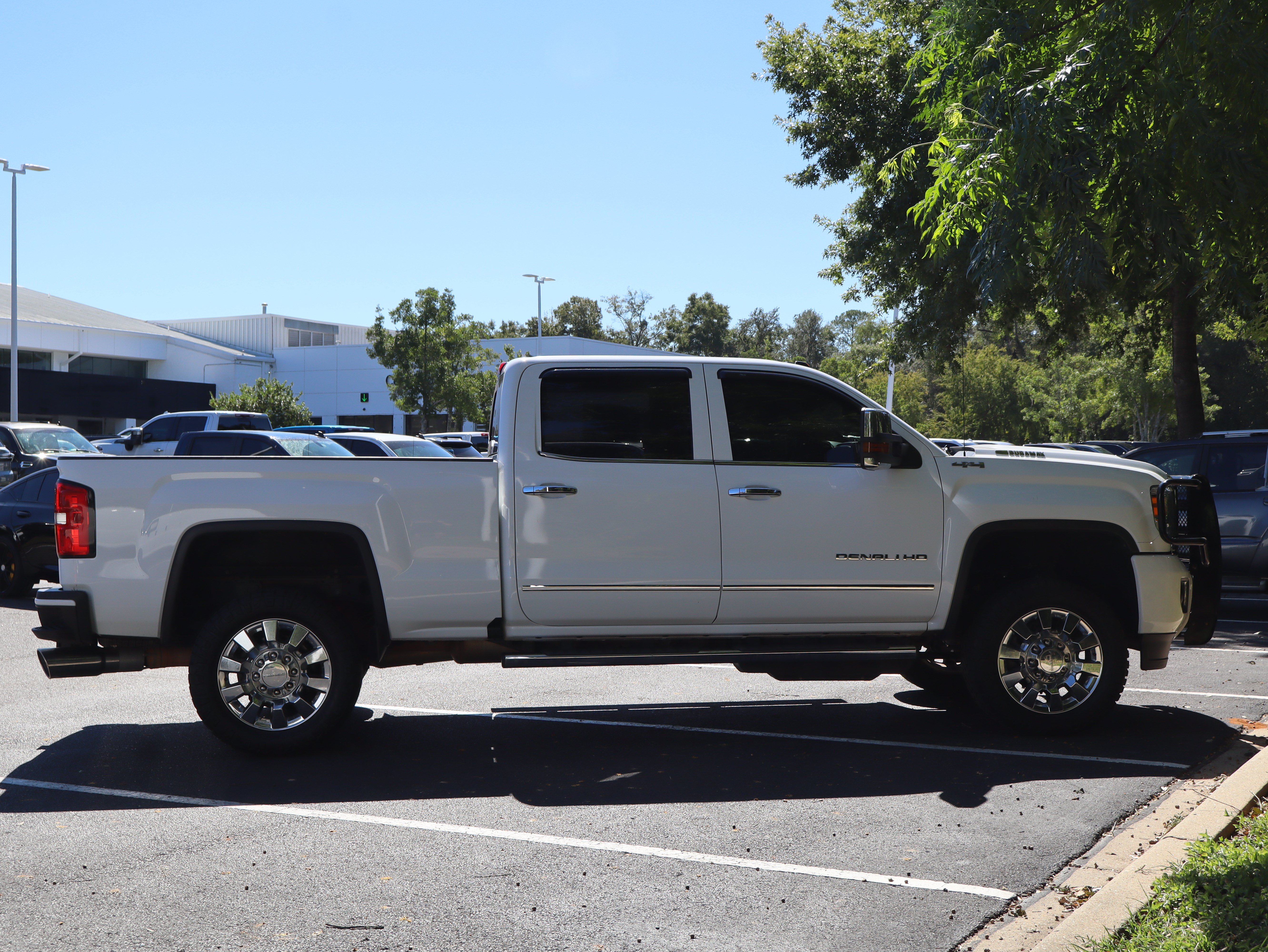 Used 2019 GMC Sierra 2500 Denali w/ Duramax Plus Package AWD/4WD image 13