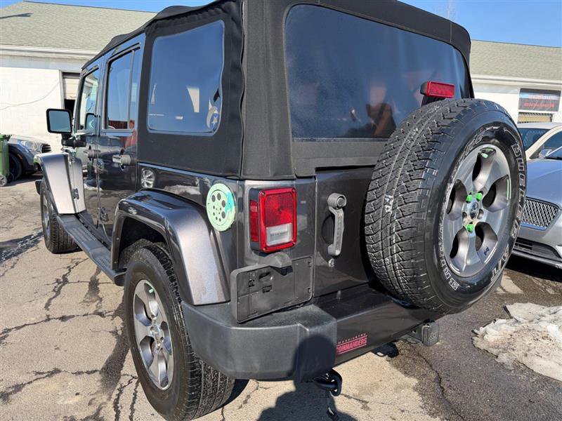 Used 2017 Jeep Wrangler Unlimited Sahara w/ Connectivity Group image 8