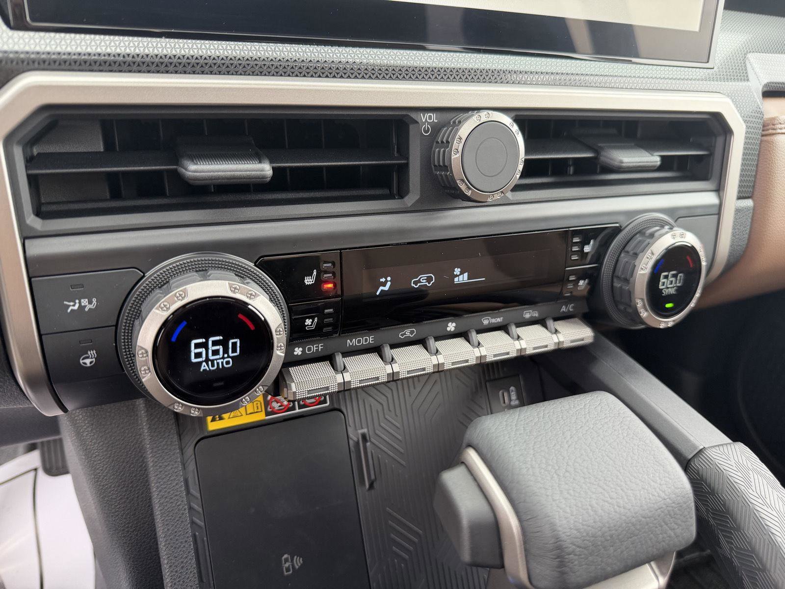 Used 2025 Toyota 4Runner Limited image 28