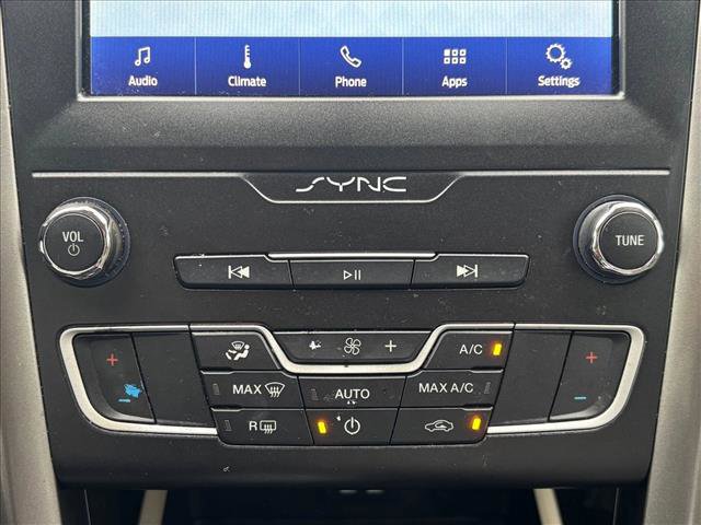 Used 2019 Ford Fusion SE image 17