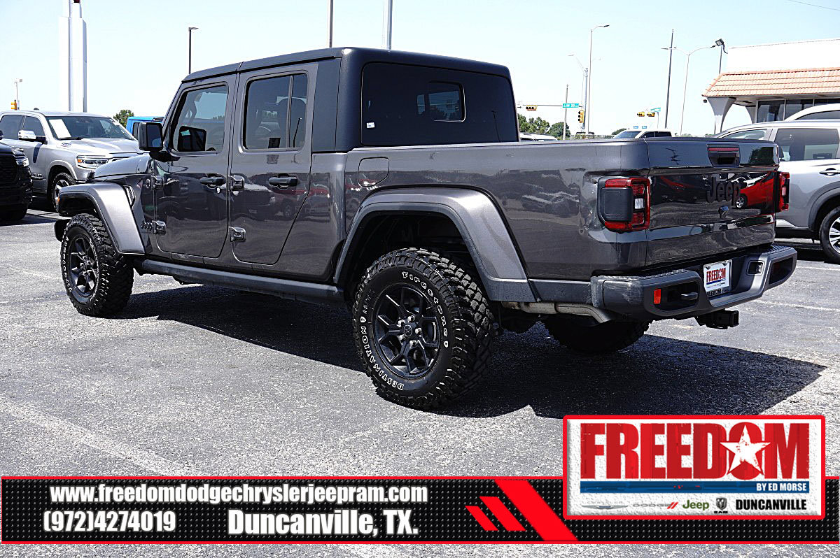 Used 2024 Jeep Gladiator Sport AWD/4WD image 3