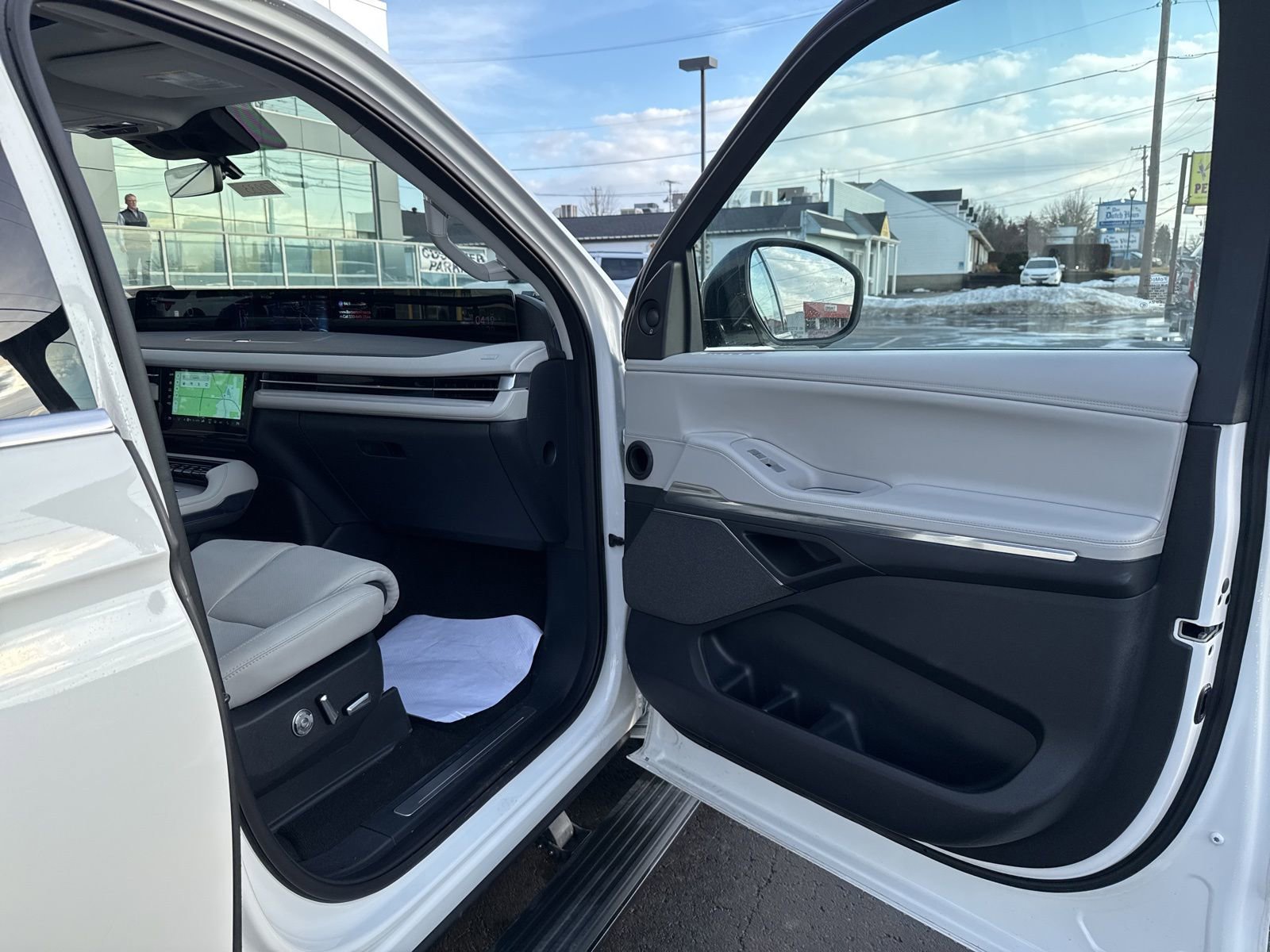 Used 2025 Lincoln Navigator L Reserve image 51