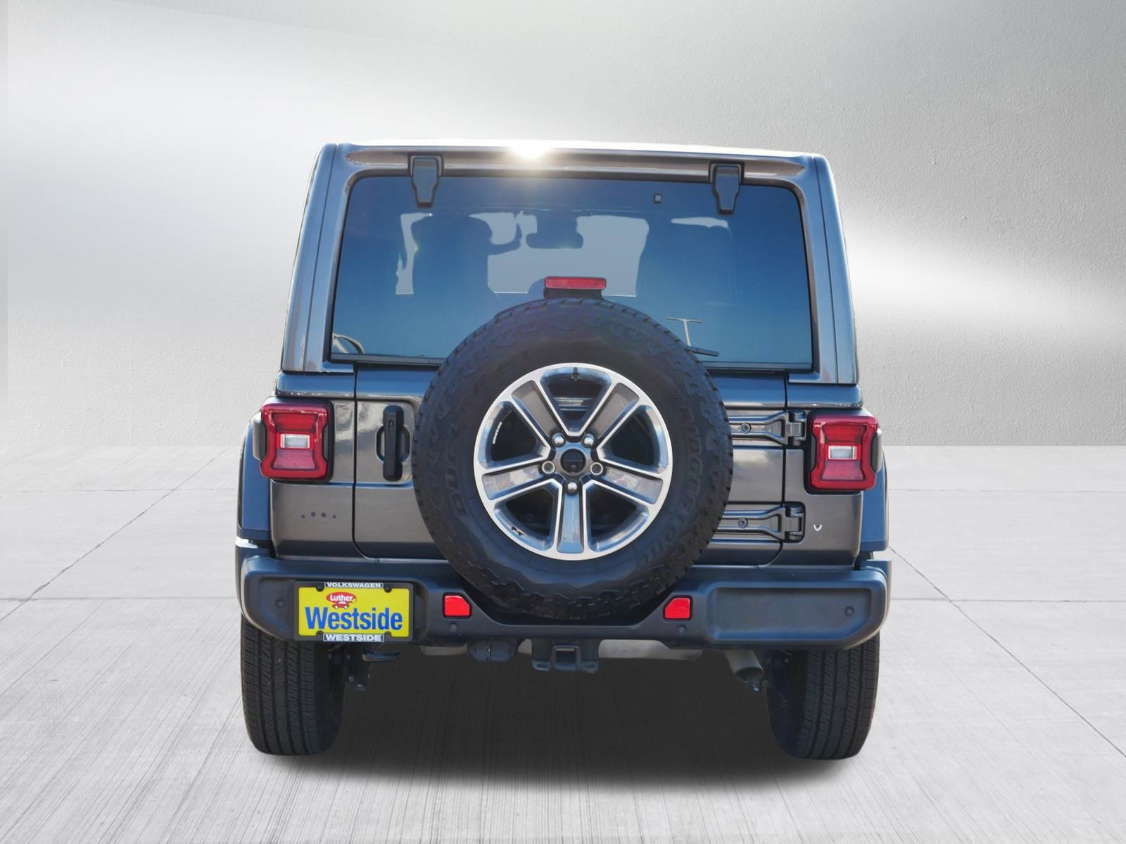 Used 2021 Jeep Wrangler Unlimited Sahara image 6