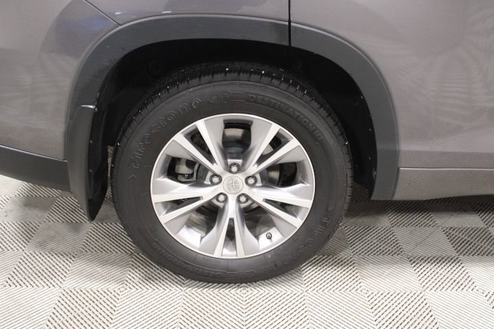 Used 2015 Toyota Highlander XLE image 46
