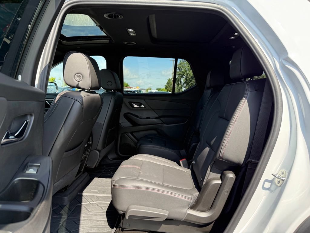 Used 2023 Chevrolet Traverse RS w/ LPO, Floor Liner Package AWD/4WD image 22