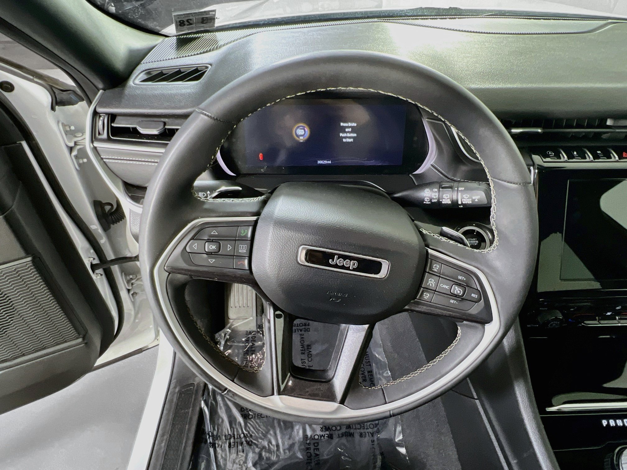 Used 2023 Jeep Grand Cherokee Altitude AWD/4WD image 11