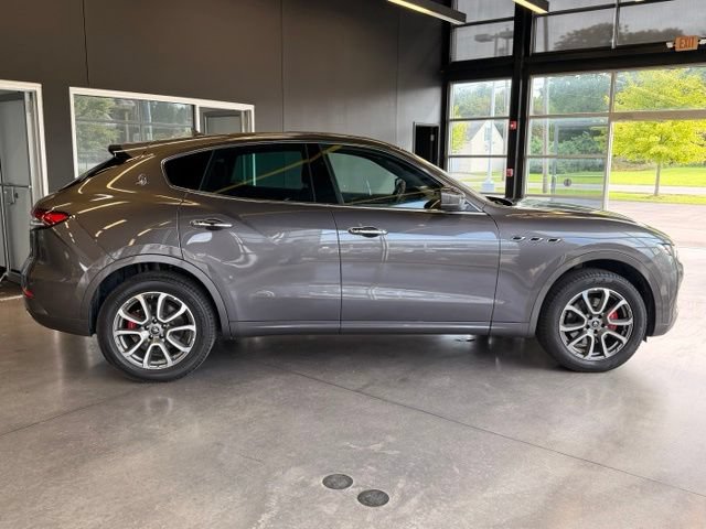 Used 2021 Maserati Levante AWD/4WD image 6
